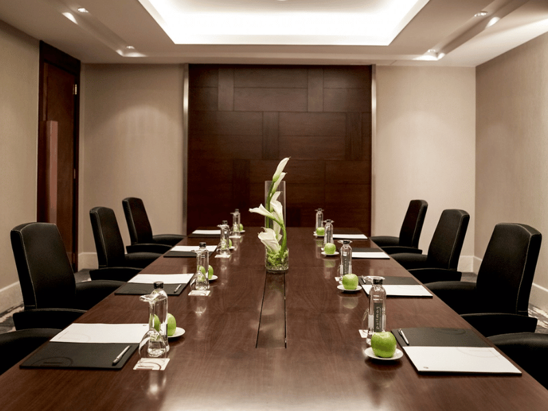 Bố trí bàn ghế phòng họp theo phong thủy để tăng năng lượng tích cực