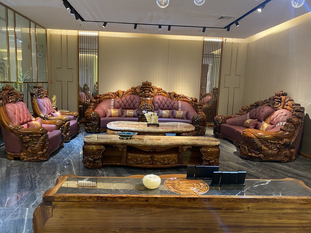 Cửa hàng bán sofa nhập khẩu cao cấp tại Hóc Môn