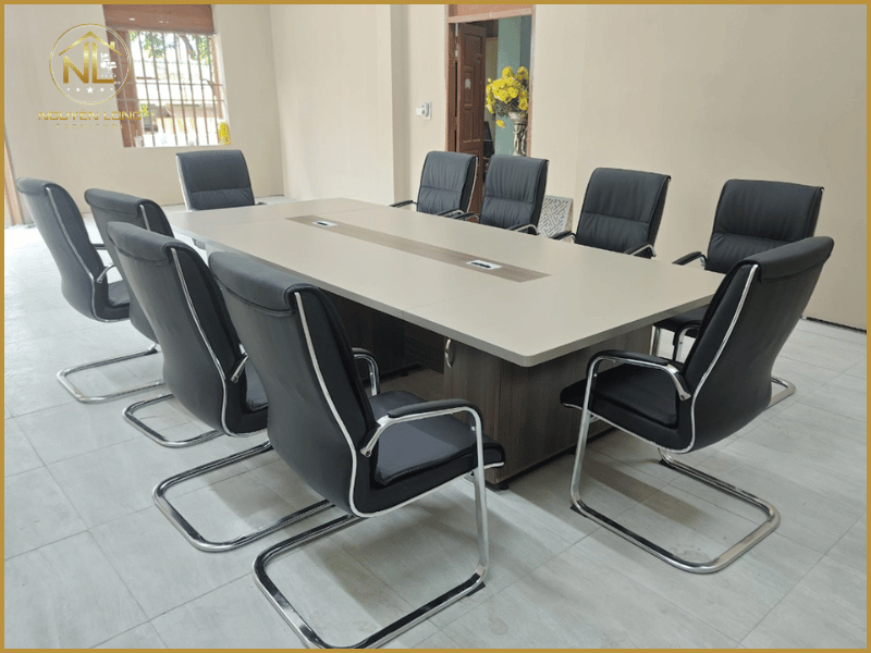 Ưu điểm của bàn họp văn phòng tại Hóc Môn